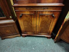 Mahogany corner cabinet Thumbnail 2