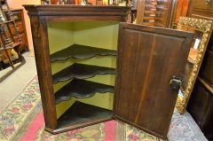 Georgian oak hanging cupboard Thumbnail 2