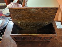 Miniture oak coffer Thumbnail 3