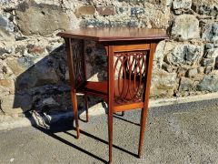 Edwardian mahogany occasional table Thumbnail 2
