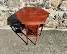 Edwardian mahogany occasional table Thumbnail 3