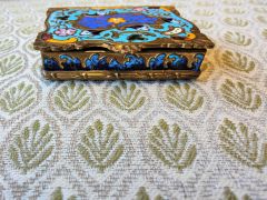 Chinese Cloisonné box Thumbnail 3