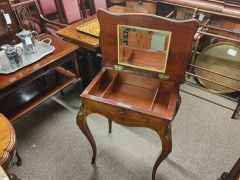 Victorian mahogany ladies dressing table with inlay Thumbnail 4