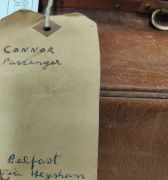 Old leather doctors / travel bag Thumbnail 4