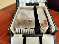Cased silver brush & comb set Thumbnail 4