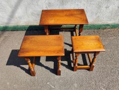 Oak nest of tables Thumbnail 3