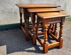 Oak nest of tables Thumbnail 4
