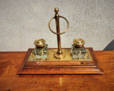 Brass & oak desk stand Thumbnail 4