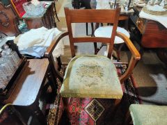 Set of eight mahogany dining chairs Thumbnail 3