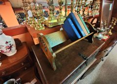 Oak bookstand / trough Thumbnail 2