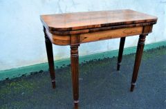 Early rosewood tea-table Thumbnail 2
