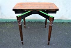 Early rosewood tea-table Thumbnail 3