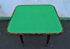 Early rosewood tea-table Thumbnail 3