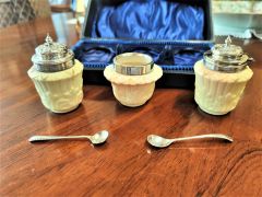 Locke worcester cruet set with silver mounts Thumbnail 2