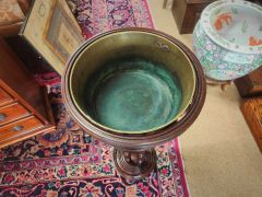 Mahogany jardiniere stand Thumbnail 3