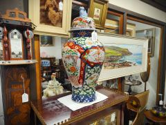 19th century japanese imari vase & cover Thumbnail 2