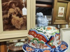 19th century japanese imari vase & cover Thumbnail 3