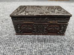 Chinese carved wooden box Thumbnail 3