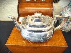 Georgian silver tea pot Thumbnail 3