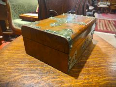 Walnut & brass wooden box Thumbnail 3