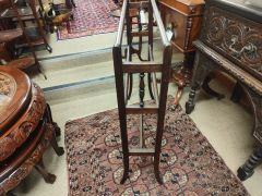 Oak towel rail Thumbnail 2