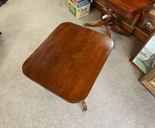 Georgian mahogany snap-top table Thumbnail 2