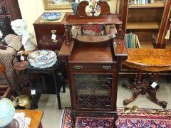 Edwardian mahogay display cabinet Thumbnail 2
