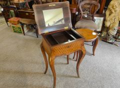French rosewood & mahogany dresssing table Thumbnail 3