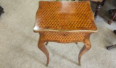 French rosewood & mahogany dresssing table Thumbnail 4