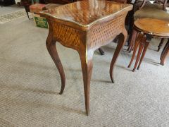 French rosewood & mahogany dresssing table Thumbnail 3