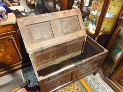 18th century oak coffer Thumbnail 4