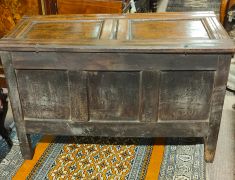 18th century oak coffer Thumbnail 3