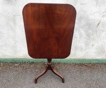 Georgian mahogany snap top table Thumbnail 4