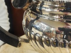 Irish silver tea pot Thumbnail 4
