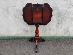 Victorian mahogany snap-top table Thumbnail 3