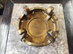 Gilt Chinese vase stand Thumbnail 3