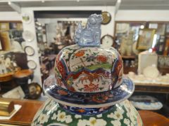 19th century japanese imari vase & cover Thumbnail 3