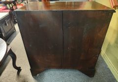 Georgian chest of drawers Thumbnail 3