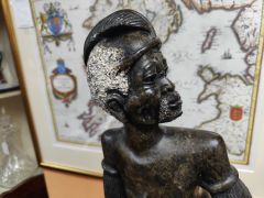 African stone figure / sculpture Thumbnail 3