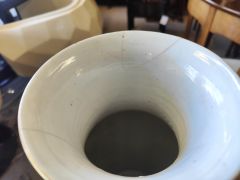 Pair of chinese / cantonese vases  Thumbnail 6