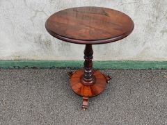 Victorian rosewood occasional table Thumbnail 4