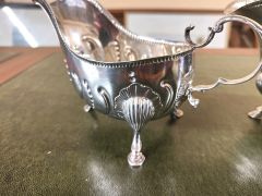 Pair of irish silver sauce boats Thumbnail 3