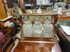 Victorian oak tantalus Thumbnail 2