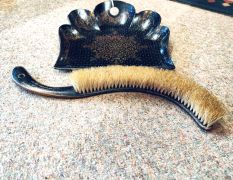 Paper mache / lacquered pan & brush set Thumbnail 3