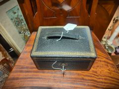 Vintage leather box Thumbnail 2