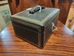 Vintage leather box Thumbnail 3