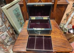 Vintage leather box Thumbnail 3