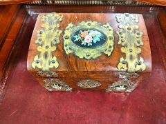 Victorian walnut tea caddy Thumbnail 2