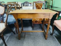 Victorian oak side table Thumbnail 4