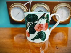 Wemyss pottery mug Thumbnail 3